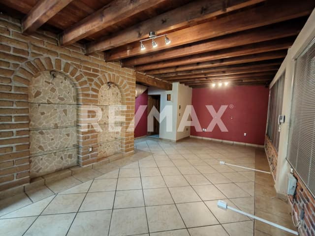 Renta de local dentro de Plaza Comercial, En Vista Hermosa, Cuernavaca, Morelos...Clave 6096