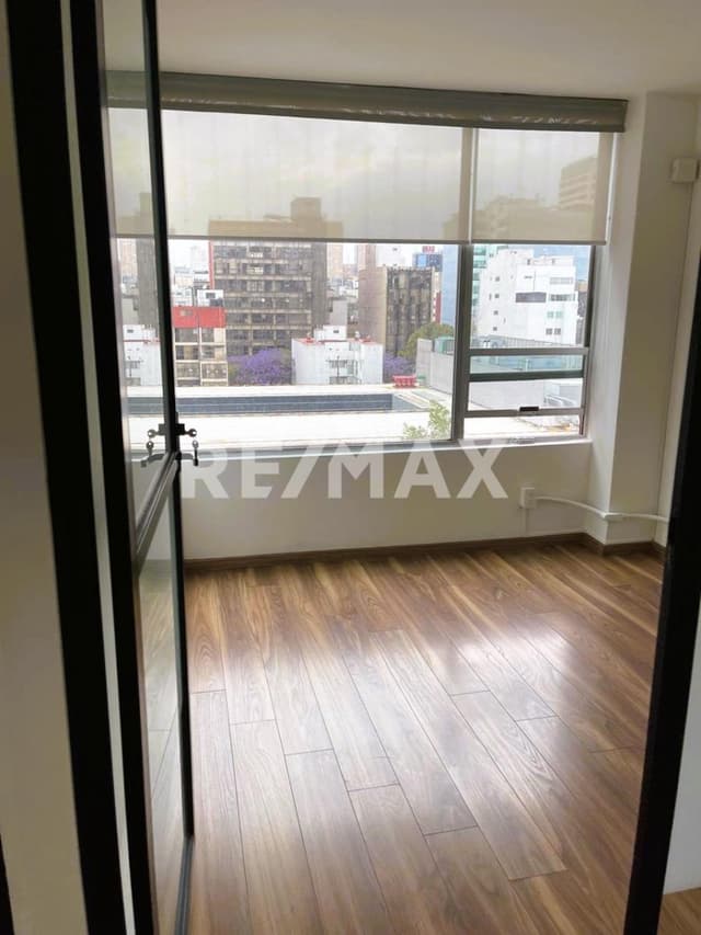 Oficina en la Mejor Zona de Polanco, Calle Petrarca, Entre Homero y Ejército Nacional 