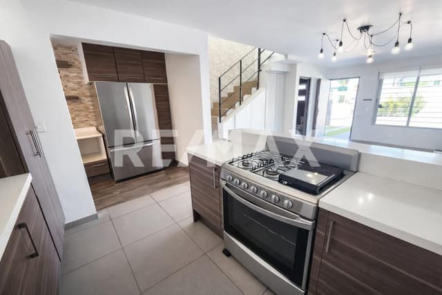 CASA EN VENTA EN LA RIOJA RESIDENCIAL, COLINAS DE CALIFORNIA, TIJUANA.