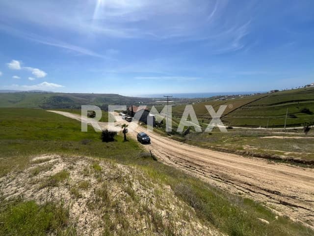 Terreno en Venta con Vista Ininterrumpida al Mar en Campo Real