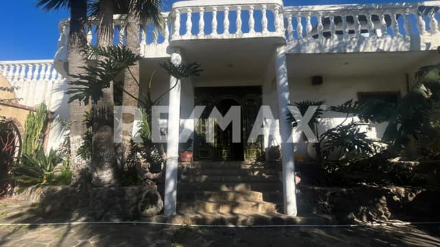 Impresionante Casa con Vista al Mar en Primotapia