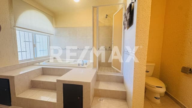 Casa en Venta en Fracc. Las Playas Acapulco: 3 Recámaras con Vista al Mar panorámica