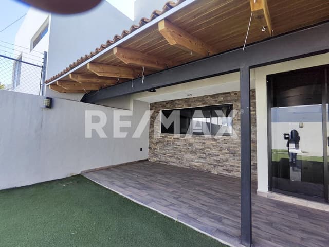 CASA RENTA CUMBRES DEL LAGO