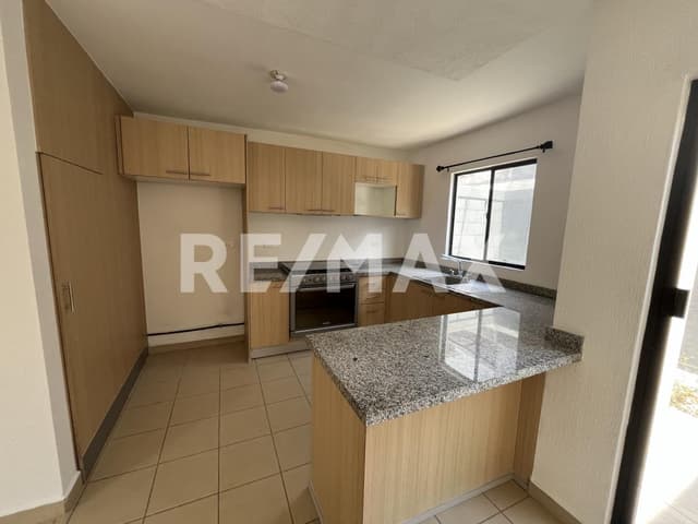 CASA EN RENTA EN CONDOMINIO RINCONES DEL MARQUÉS 