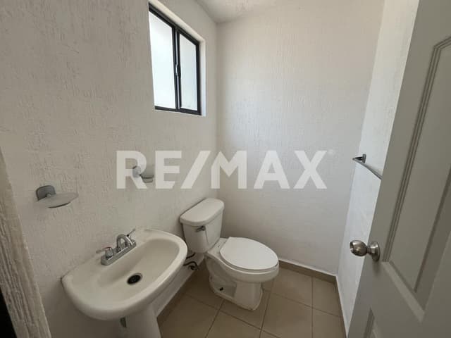 CASA EN RENTA EN CONDOMINIO RINCONES DEL MARQUÉS 
