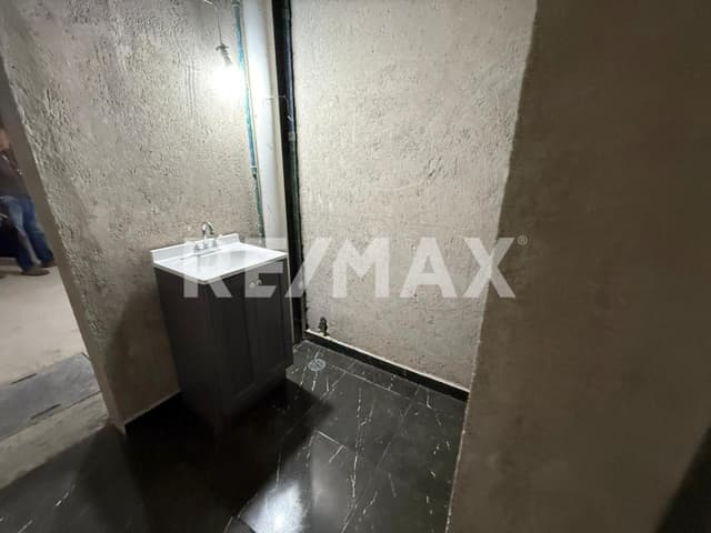 Local en renta en Avenida Barranca del Muerto en Colonia Los Alpes