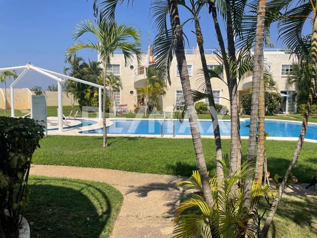 Departamento en Venta Planta Baja, Frente a Playa Bonfil, Diamante, Acapulco.  puente del Mar