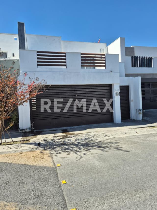 CASA EN VENTA PUERTA DE HIERRO