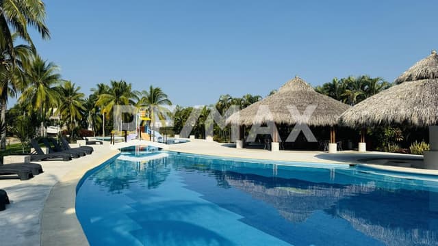 Tu Villa en la Playa: Terrasol Diamante con Amenidades de Lujo por $2.95 MDP CASA en Venta Acapulco: 3 Recámaras frente a Playa Bonfil 