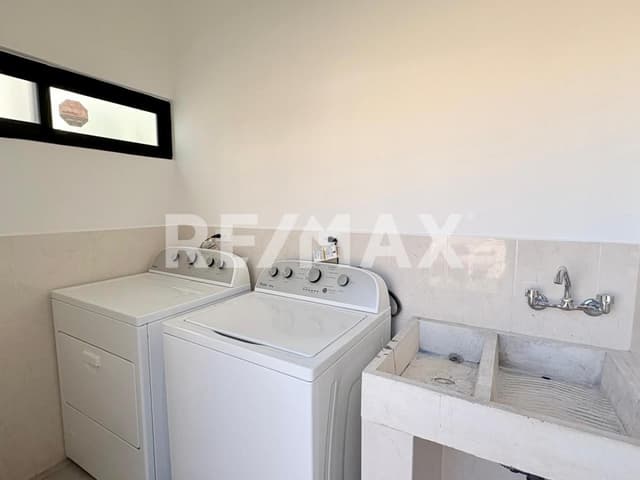 CASA DE UN PISO AMUEBLADA EN RENTA