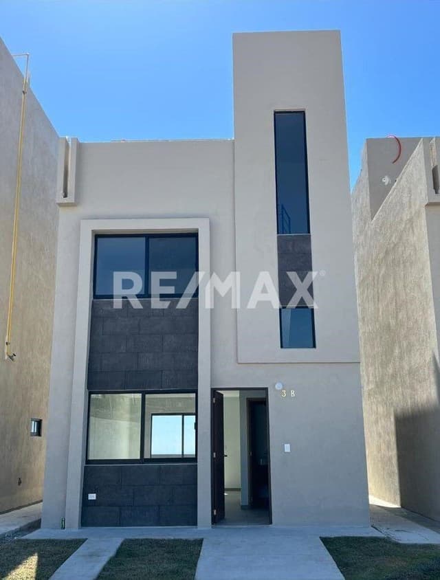Casa Amueblada con Vista al Mar en Exclusiva Comunidad Privada
