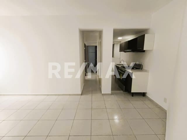 Departamento Remodelado en Planta Baja a Pasos del Metro Tacubaya ¡Ubicación Privilegiada!