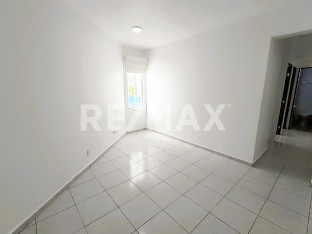 Departamento Remodelado en Planta Baja a Pasos del Metro Tacubaya ¡Ubicación Privilegiada!