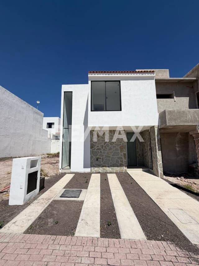 VENTA CASA CIUDAD MADERAS QUERETARO