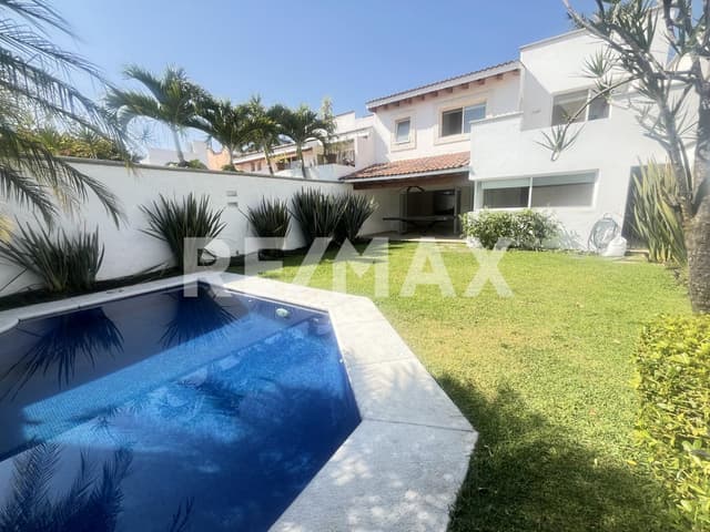 Venta de casa en San Jerónimo Ahuatepec, Cuernavaca, Morelos...Clave 6132