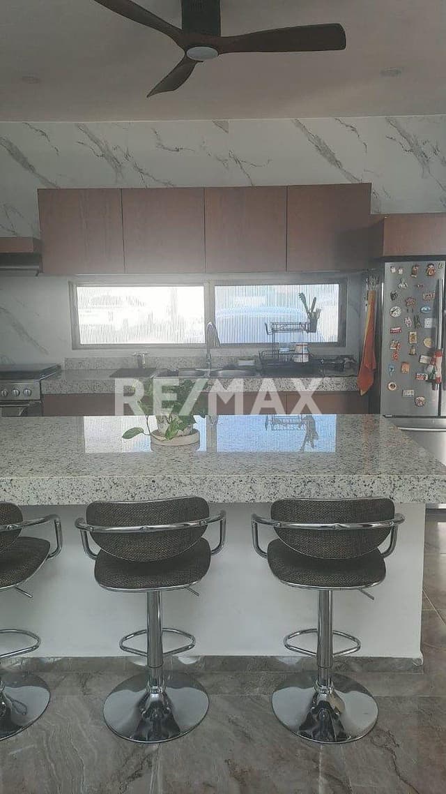 Casa en Pre-Venta en esquina