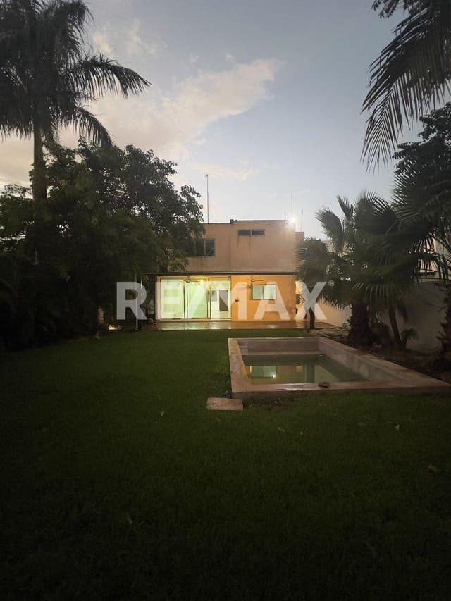 CASA CON AMPLIO TERRENO EN DZITYA