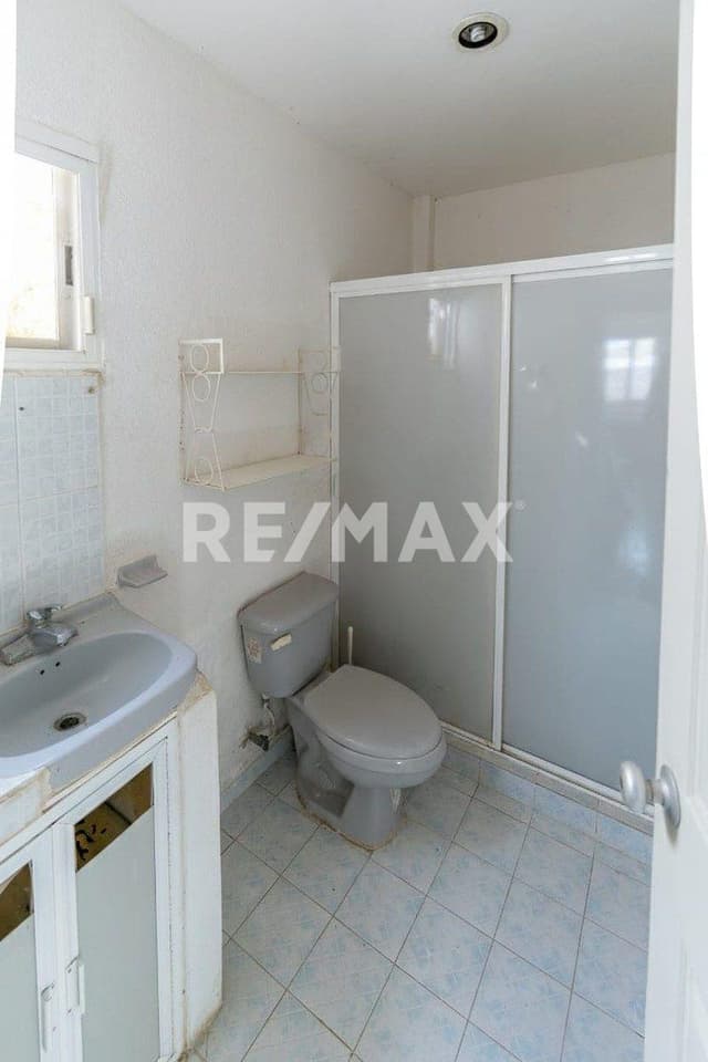 Casa con Alberca a 2 Cuadras de City Center y Av. García Lavín – NTE de Mérida