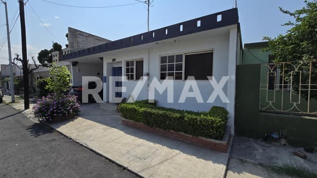 CASA EN VENTA – COL. LOMA LINDA, MONTERREY