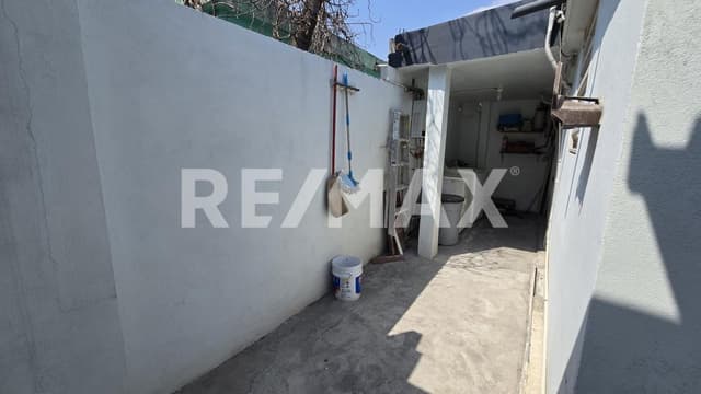 CASA EN VENTA – COL. LOMA LINDA, MONTERREY