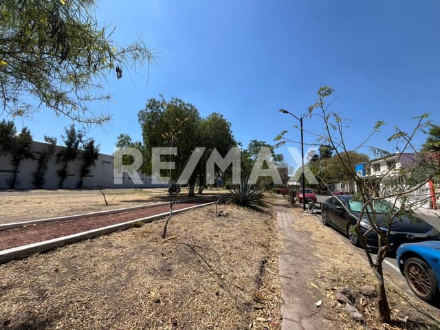 TERRENO EN VENTA EN FRACCIONAMIENTO CAROLINA