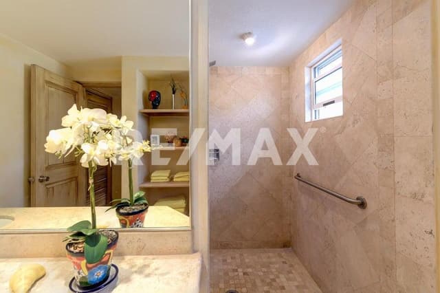 La Paloma 203 Gardenias , San Jose Corridor