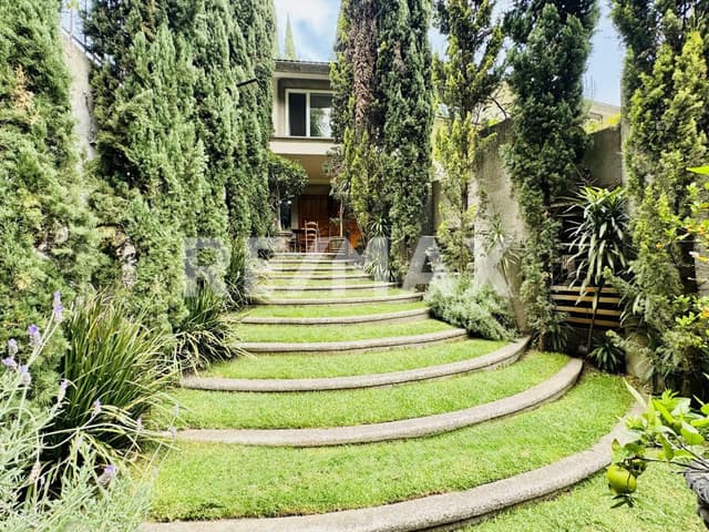 Casa en Venta en Bosque de las Lomas 