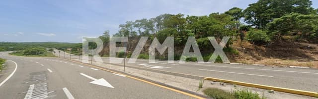 VENTA DE TERRENO SOBRE CARRETERA FEDERAL NO. 200 A POCHUTLA 