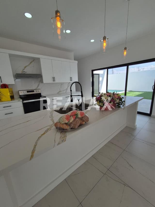 F-22A L5 Blvr. Las Conchas, San Rafael