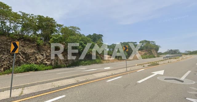 TERRENO EN VENTA SOBRE CARRETERA FEDERAL NO. 200 A POCHUTLA 