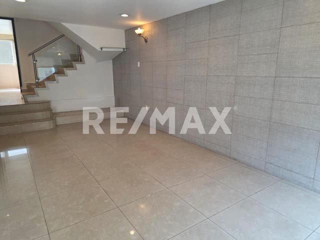 CASA EN RENTA EN FRACCIONAMIENTO JARDINES DE SAN MATEO