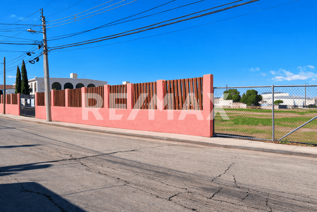 Terreno en renta, 5,000m2 a 250m de Triunfo de la República