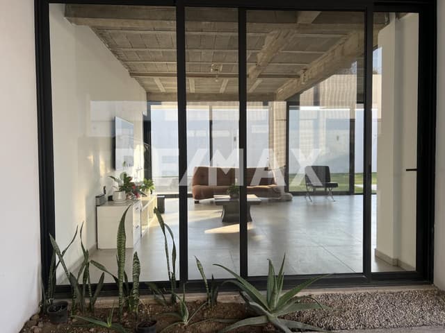 Venta de casa sola en Pedregal de Las Fuentes, Jiutepec, Morelos...Clave 6147