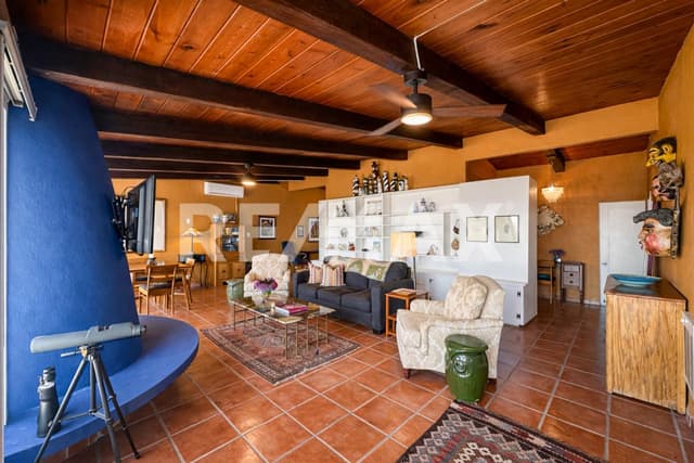 CASA FRENTE AL MAR EN CANTILES DORADOS