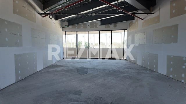 Local en 1er nivel en centro comercial