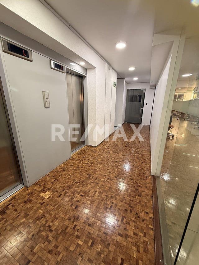 CONSULTORIO U OFICINA EN VENTA BOSQUES DE LAS LOMAS