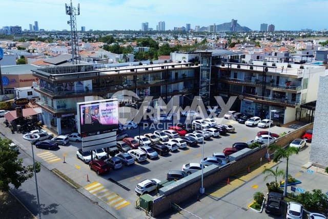 LOCAL EN VENTA EN PLAZA EL ENCANTO MARINA