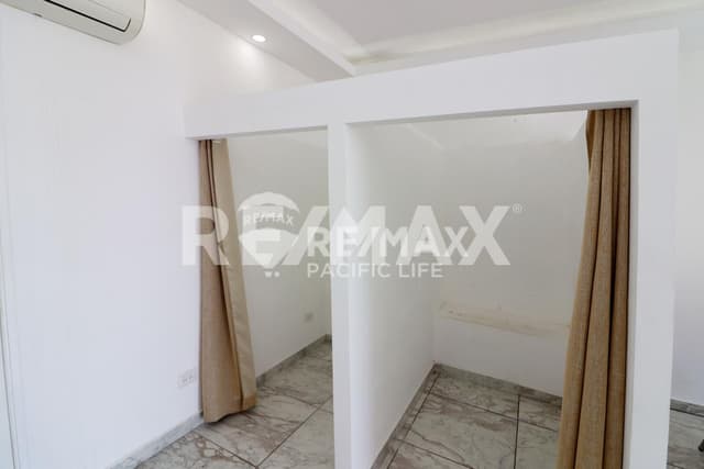 LOCAL EN VENTA EN PLAZA EL ENCANTO MARINA