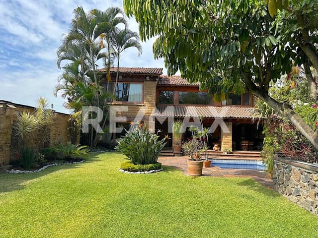 Venta de casa sola en privada, Col. Vista Hermosa, Cuernavaca, Morelos...Clave 6151
