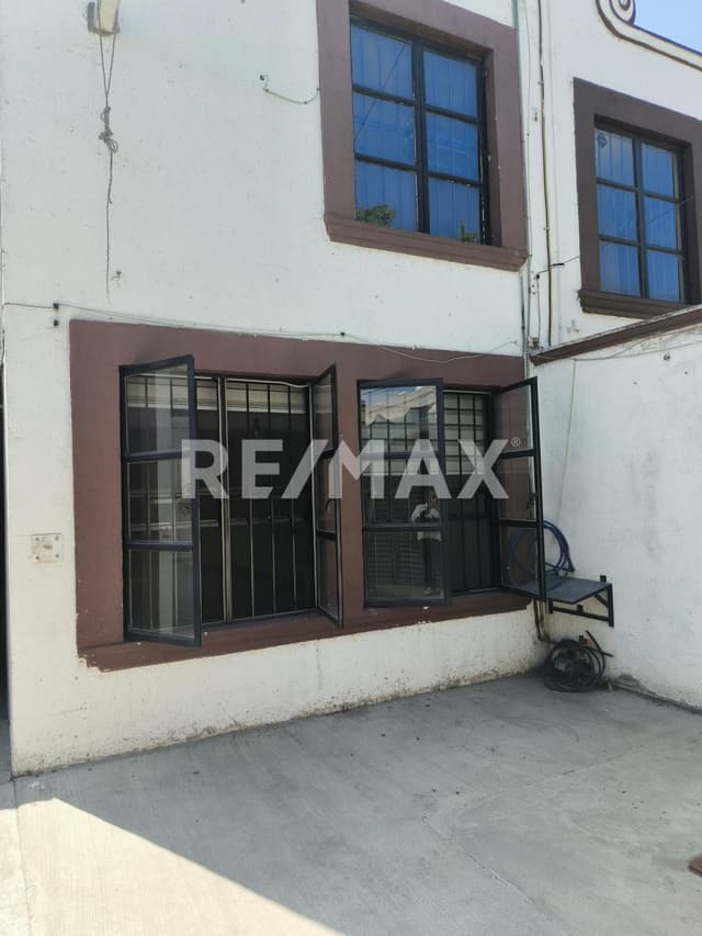 CASA EN VENTA EN PLAZAS DEL SOL 