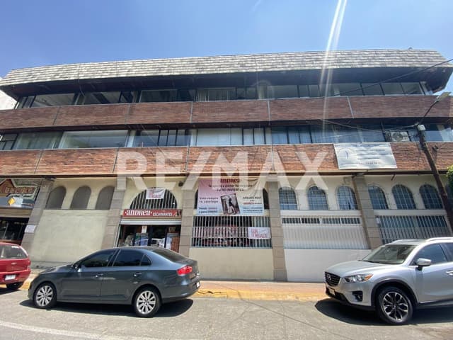 Renta de Locas comerciales, oficinas o consultorios de 50 m² en Sta Monica.  