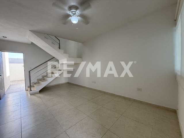 Casa Equipada en Las Américas | 3 Recámaras | Amplio Terreno de 200 m²