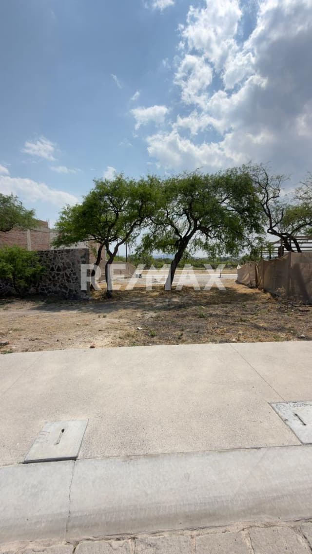 Terreno en Venta Lagos Habitat Lomas del Campanario Norte Querétaro Con Lago Independiente