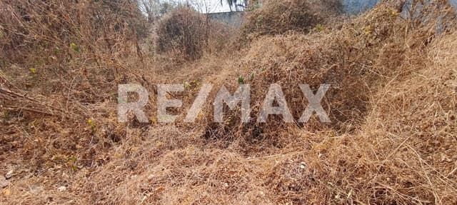 Venta de terreno en Pedregal de las Fuentes, Jiutepec, Morelos...Clave 6154