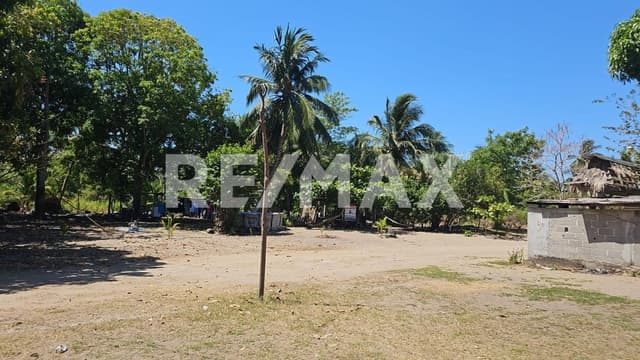 TERRENO EN VENTA A PIE DE PLAYA