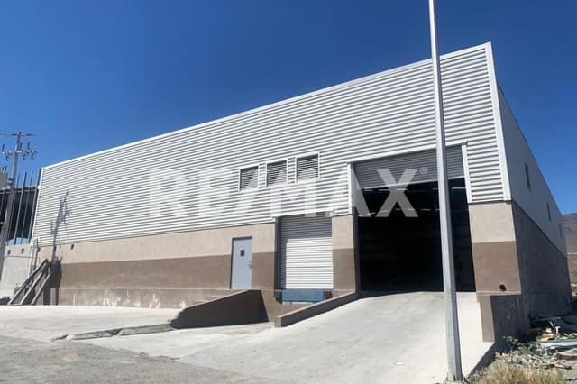 Bodega - Industrial en Renta - 5