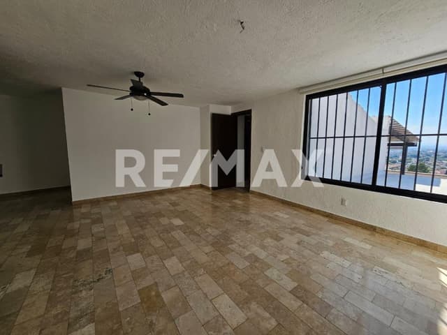 Venta casa 4 recamaras en Loma Dorada