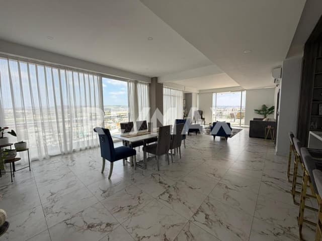 PENTHOUSE AMUEBLADO EN VENTA CON VISTA A TIJUANA Y SAN DIEGO, EN ZONA CENTRO.