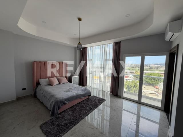 PENTHOUSE AMUEBLADO EN VENTA CON VISTA A TIJUANA Y SAN DIEGO, EN ZONA CENTRO.