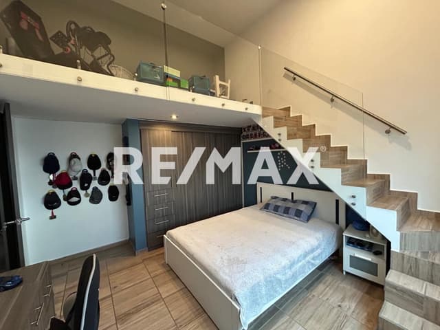 CASA EN VENTA EN JURIQUILLA 